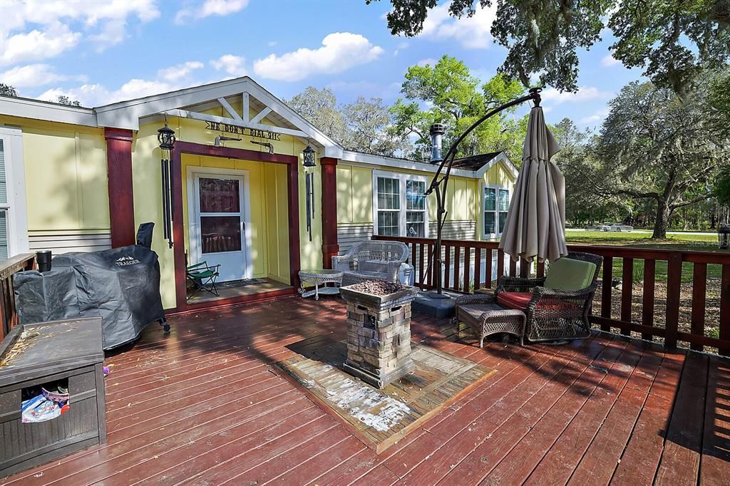 Front Porch/Entertainment area