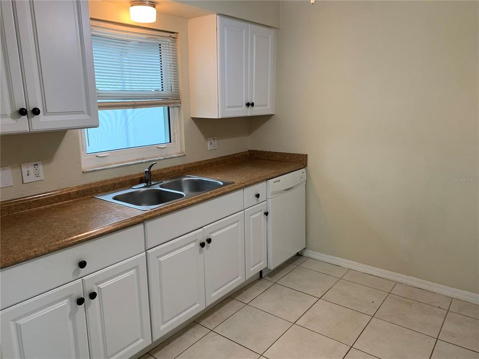Recently Sold: $170,000 (2 beds, 2 baths, 950 Square Feet)