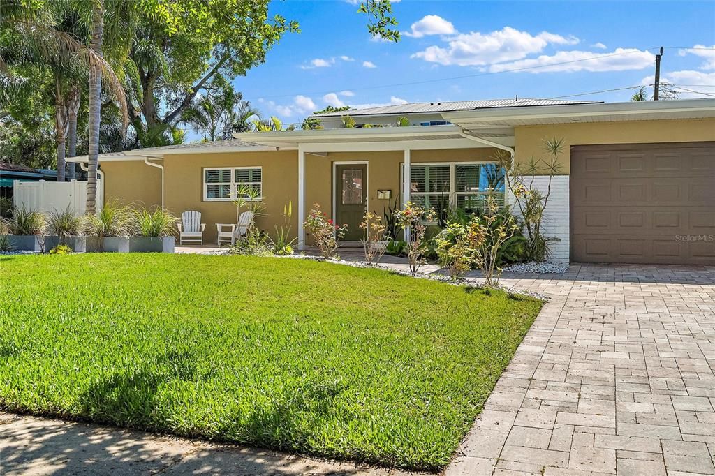 Recently Sold: $1,010,000 (3 beds, 3 baths, 1970 Square Feet)