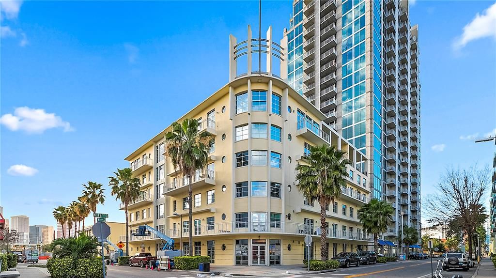 Recently Sold: $699,000 (2 beds, 2 baths, 1620 Square Feet)