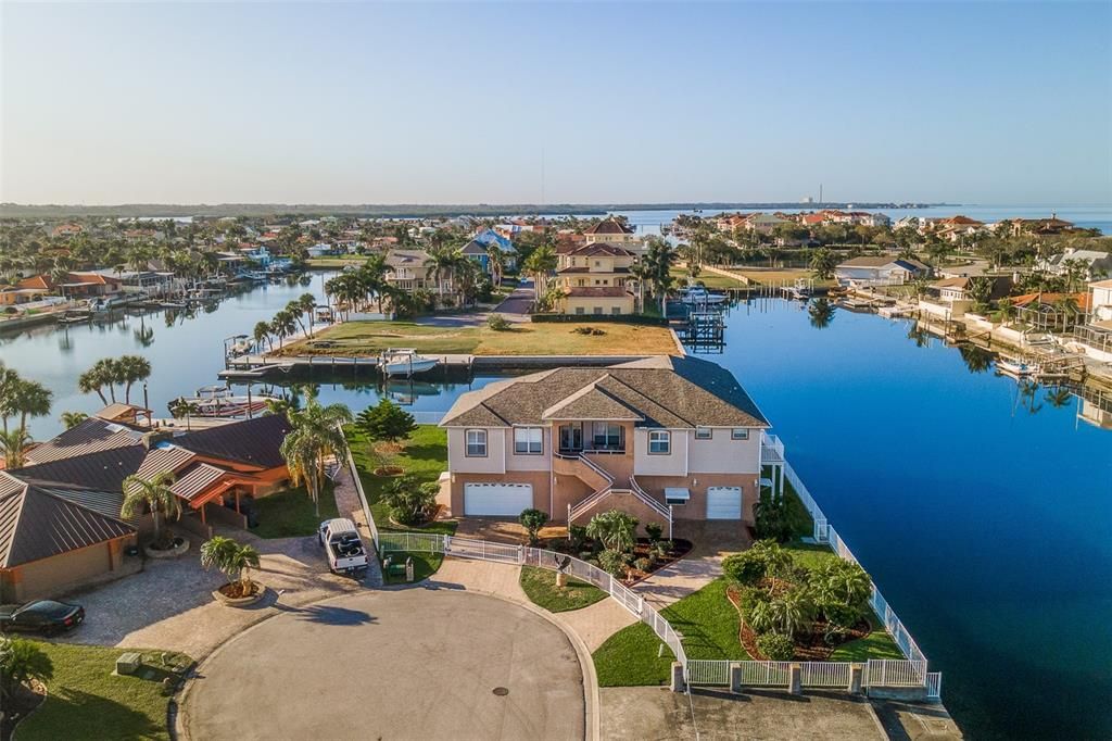 Recently Sold: $1,249,999 (6 beds, 3 baths, 3570 Square Feet)