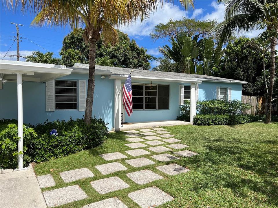 Recently Sold: $790,000 (3 beds, 2 baths, 1387 Square Feet)