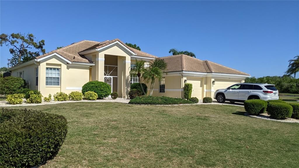 Recently Sold: $550,000 (3 beds, 3 baths, 2466 Square Feet)
