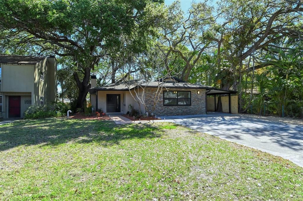 Recently Sold: $399,900 (3 beds, 2 baths, 1374 Square Feet)