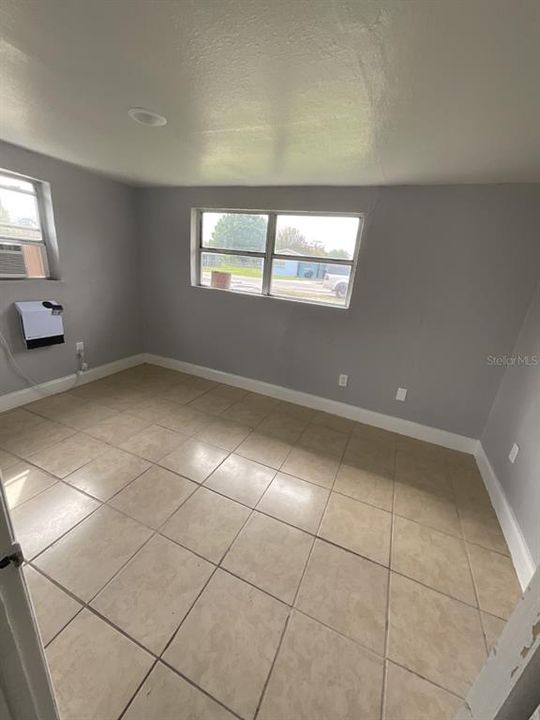 Recently Rented: $1,150 (2 beds, 1 baths, 672 Square Feet)