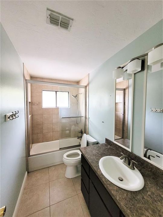 Recently Sold: $169,000 (2 beds, 1 baths, 1062 Square Feet)