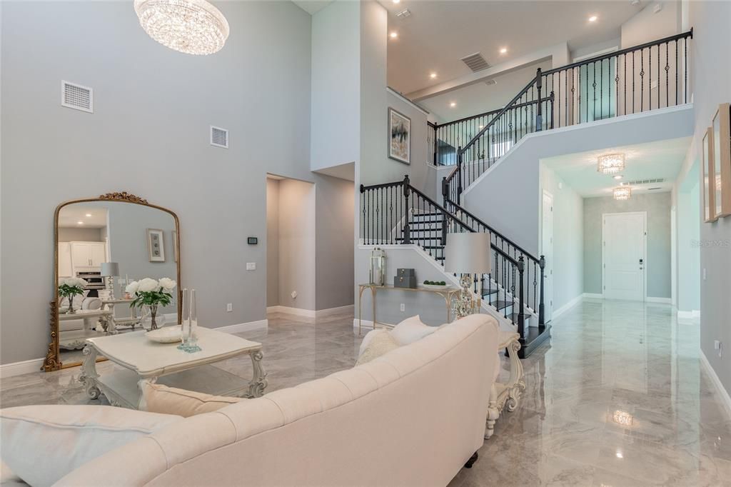 Recently Sold: $825,000 (5 beds, 3 baths, 4131 Square Feet)