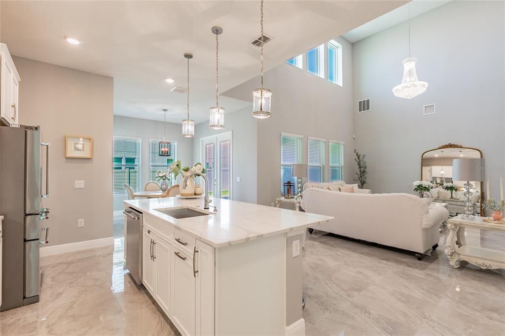 Recently Sold: $825,000 (5 beds, 3 baths, 4131 Square Feet)