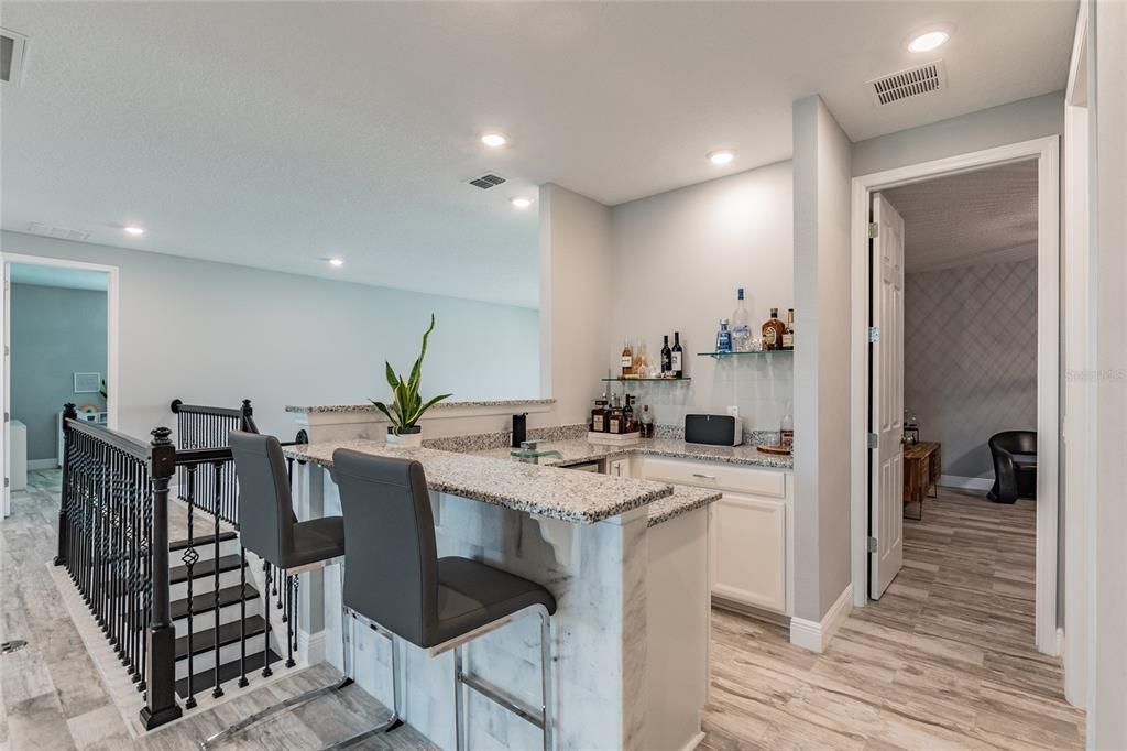 Recently Sold: $825,000 (5 beds, 3 baths, 4131 Square Feet)