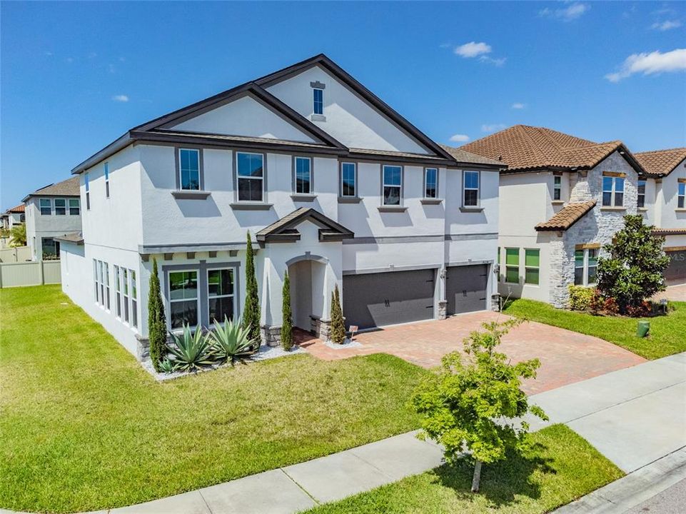 Recently Sold: $825,000 (5 beds, 3 baths, 4131 Square Feet)