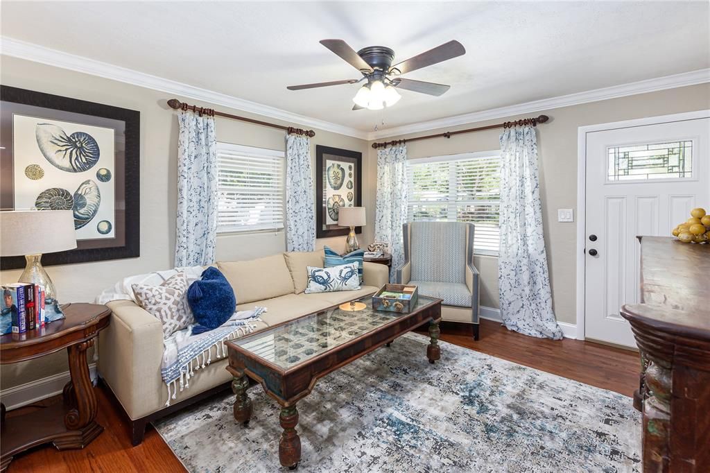 Recently Sold: $435,000 (3 beds, 2 baths, 1470 Square Feet)