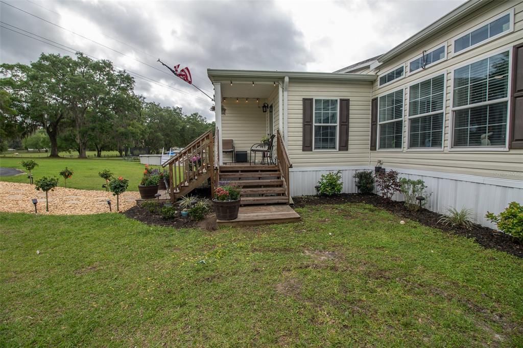 Recently Sold: $410,000 (3 beds, 2 baths, 2352 Square Feet)