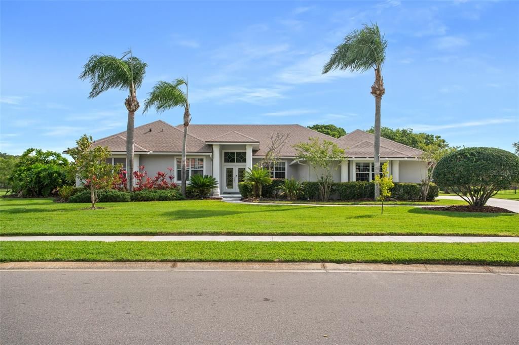 Recently Sold: $850,000 (4 beds, 3 baths, 2702 Square Feet)