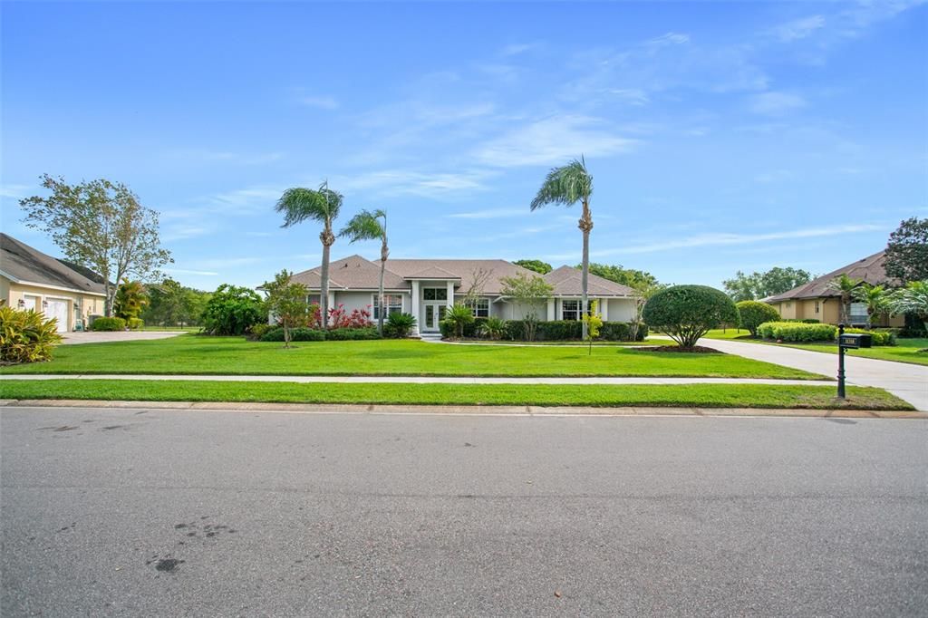 Recently Sold: $850,000 (4 beds, 3 baths, 2702 Square Feet)