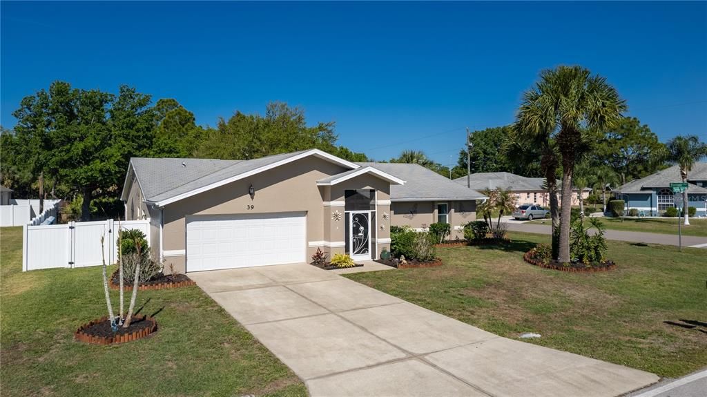 Recently Sold: $399,900 (3 beds, 2 baths, 1574 Square Feet)
