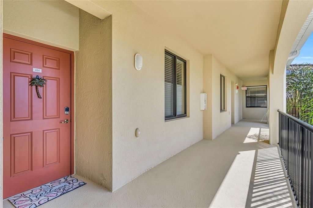 Recently Sold: $350,000 (2 beds, 2 baths, 1121 Square Feet)