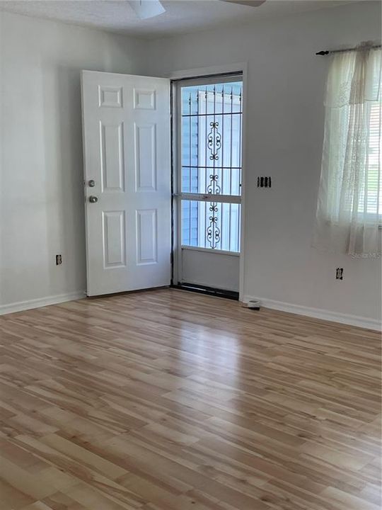 Recently Rented: $1,850 (2 beds, 2 baths, 1040 Square Feet)