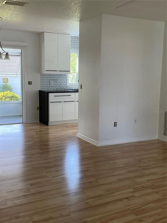 Recently Rented: $1,850 (2 beds, 2 baths, 1040 Square Feet)