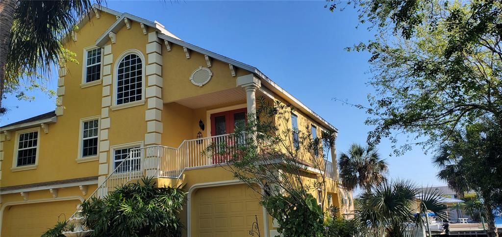 Recently Sold: $769,000 (3 beds, 2 baths, 1910 Square Feet)