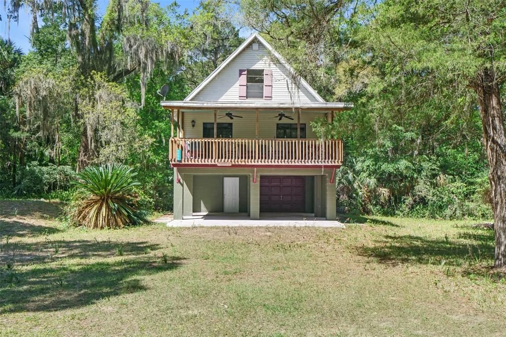 3-story Stilt Block Home in the heart of Old Homosassa