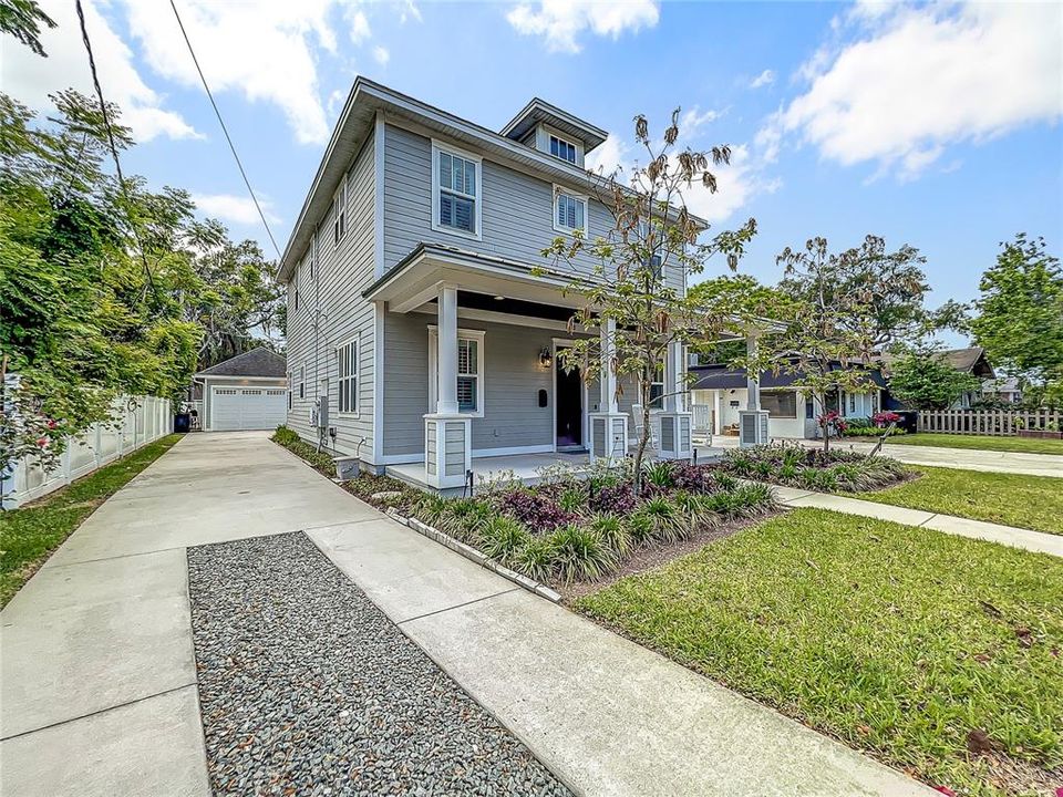 Recently Sold: $785,000 (3 beds, 2 baths, 2520 Square Feet)