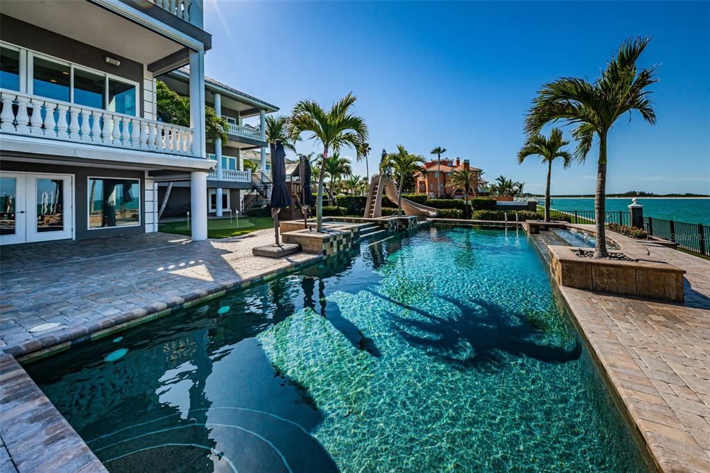 Recently Sold: $6,995,000 (5 beds, 5 baths, 5974 Square Feet)