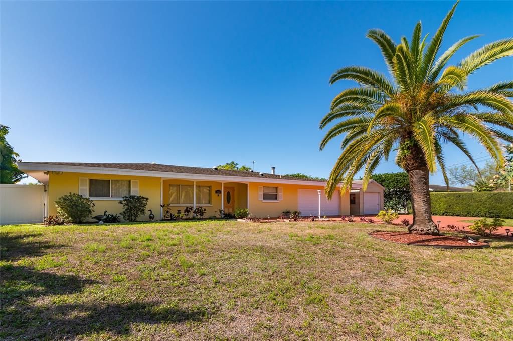 Recently Sold: $620,000 (3 beds, 2 baths, 2032 Square Feet)