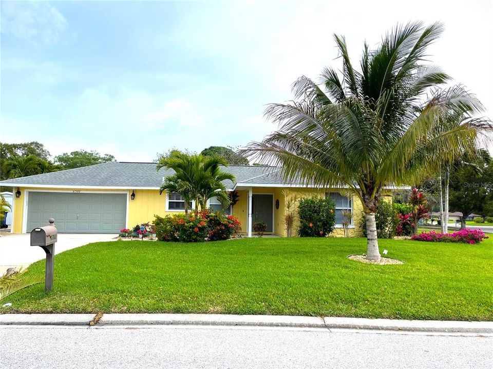 Recently Sold: $550,000 (3 beds, 3 baths, 1793 Square Feet)