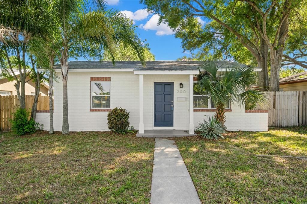 最近售出: $300,000 (2 贝兹, 1 浴室, 712 平方英尺)