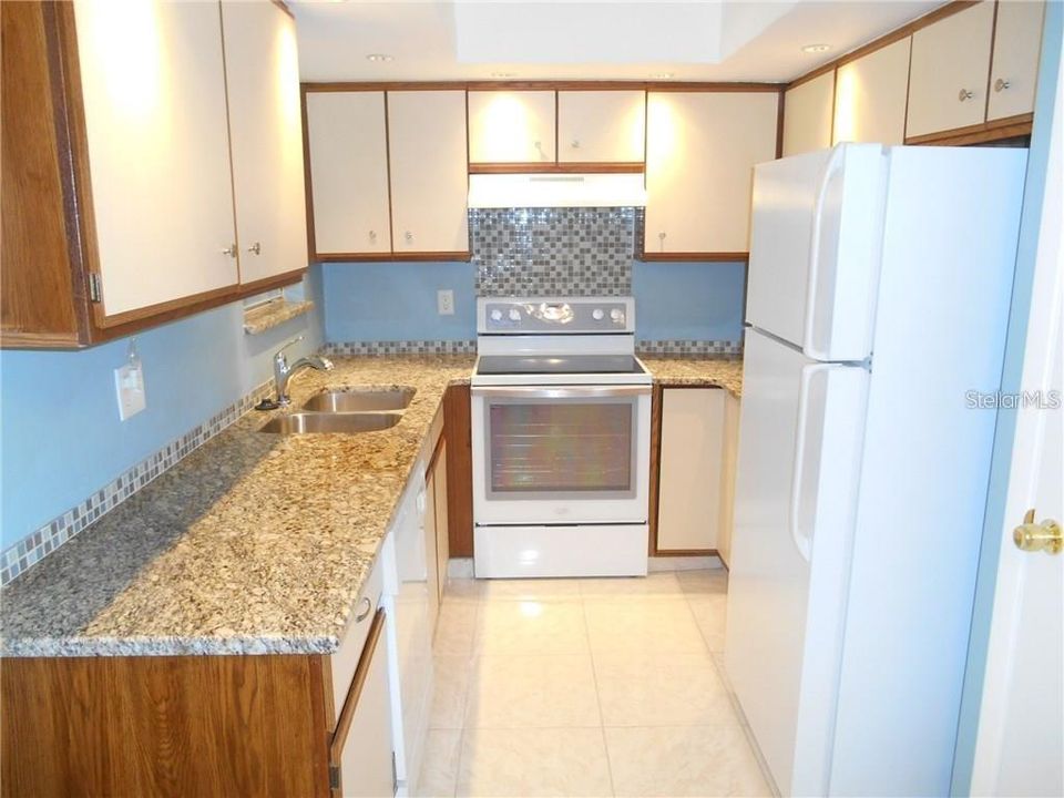 Vendido Recientemente: $205,000 (2 camas, 2 baños, 925 Pies cuadrados)