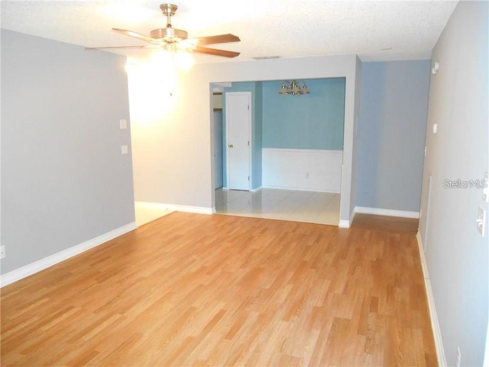 Recently Sold: $205,000 (2 beds, 2 baths, 925 Square Feet)