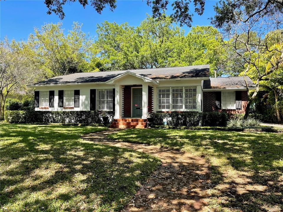 Recently Sold: $1,150,000 (5 beds, 3 baths, 3177 Square Feet)