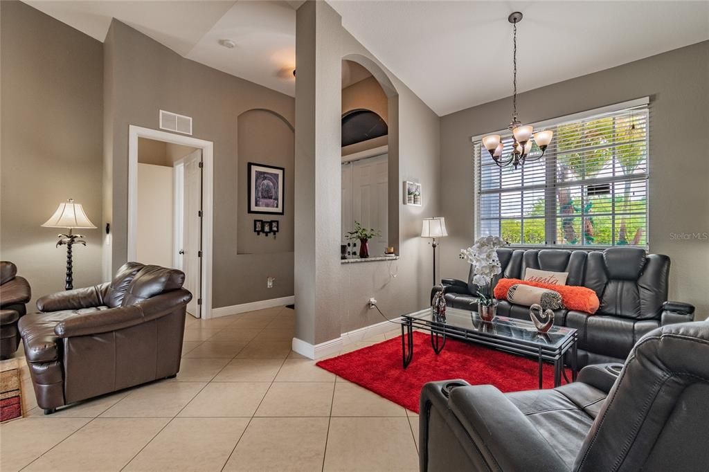 Recently Sold: $399,000 (3 beds, 2 baths, 1764 Square Feet)