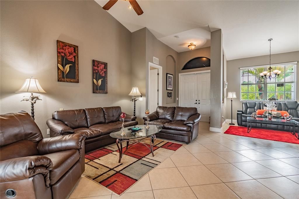 Recently Sold: $399,000 (3 beds, 2 baths, 1764 Square Feet)