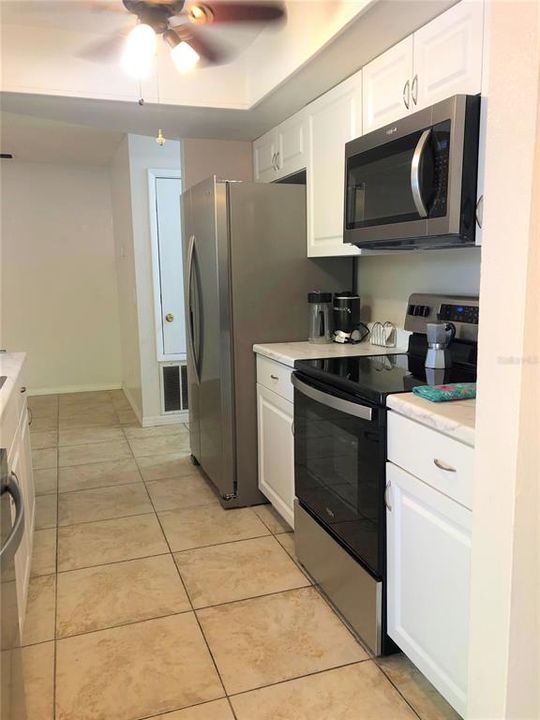 Recently Sold: $350,000 (3 beds, 2 baths, 1399 Square Feet)