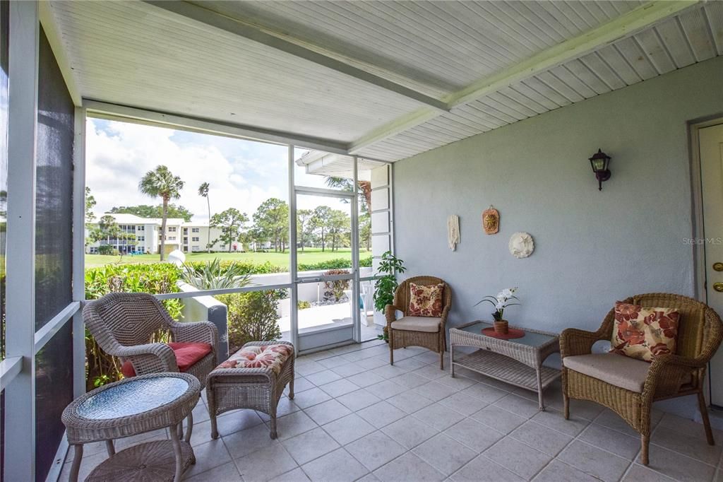 Recently Sold: $345,000 (2 beds, 2 baths, 1319 Square Feet)