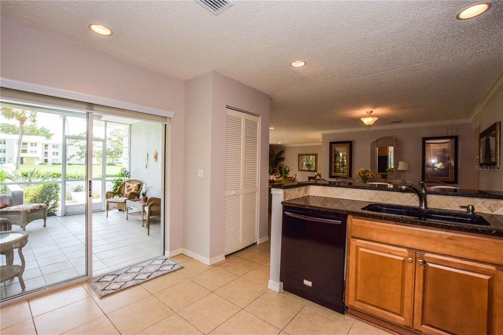 Recently Sold: $345,000 (2 beds, 2 baths, 1319 Square Feet)