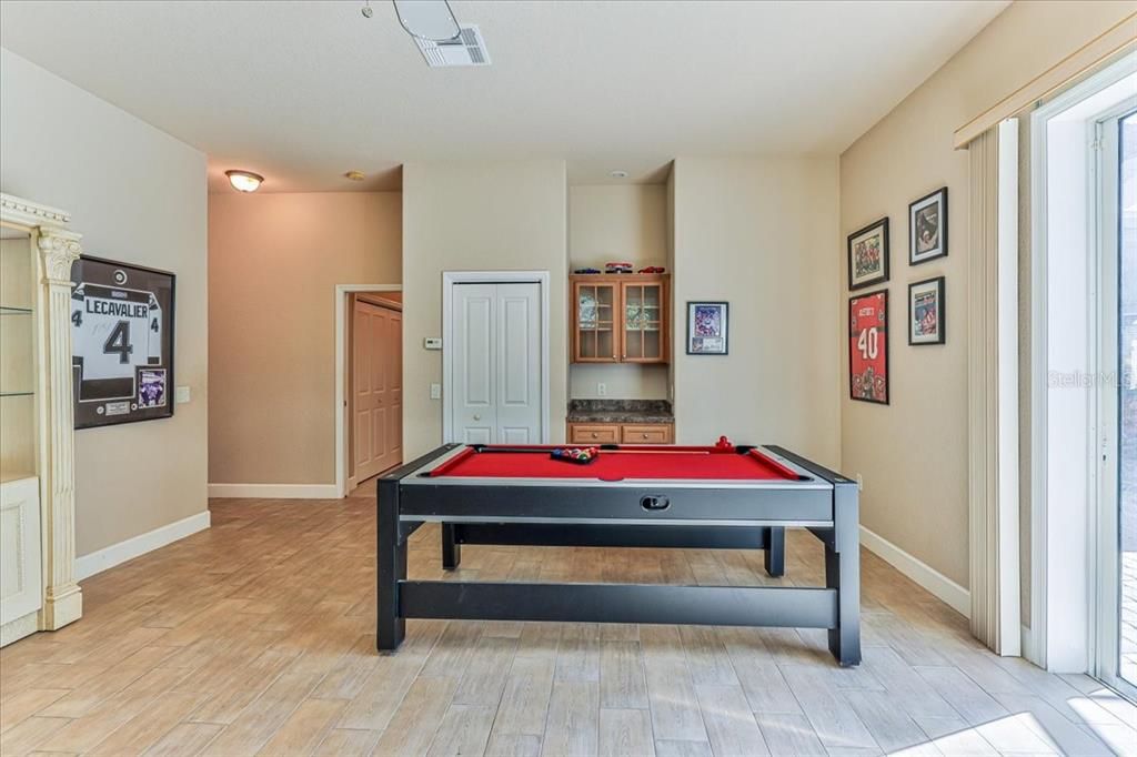 Recently Sold: $650,000 (4 beds, 3 baths, 3552 Square Feet)