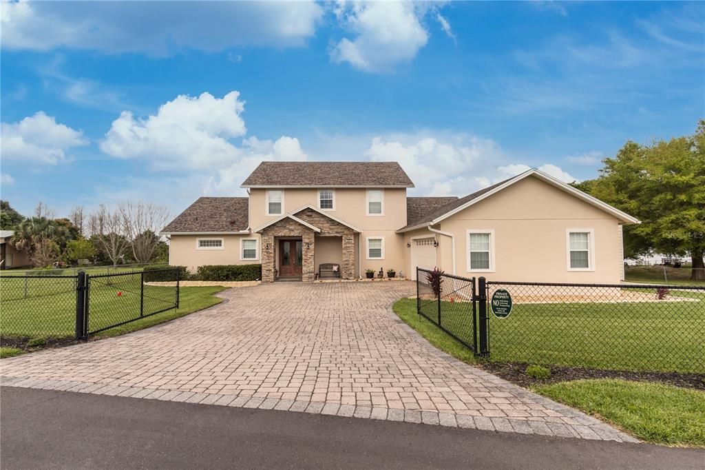 Recently Sold: $650,000 (4 beds, 3 baths, 3726 Square Feet)