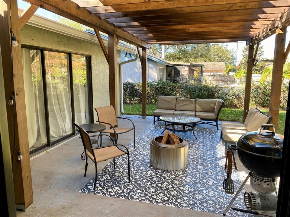 Recently Sold: $650,000 (4 beds, 3 baths, 2192 Square Feet)