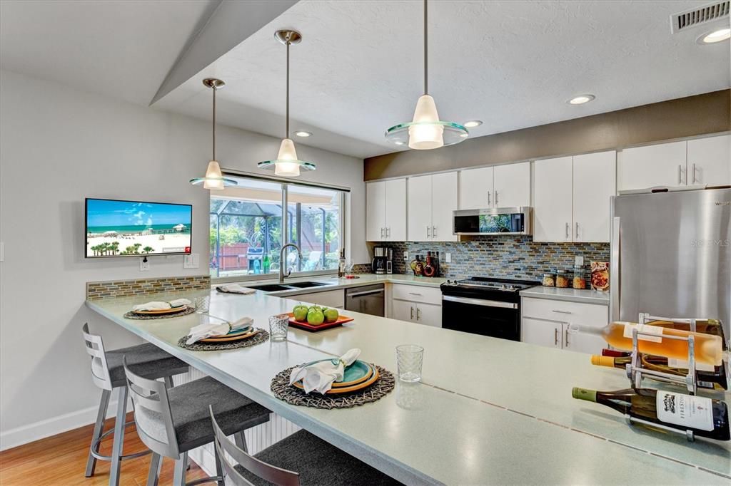 Recently Sold: $750,000 (3 beds, 2 baths, 1877 Square Feet)