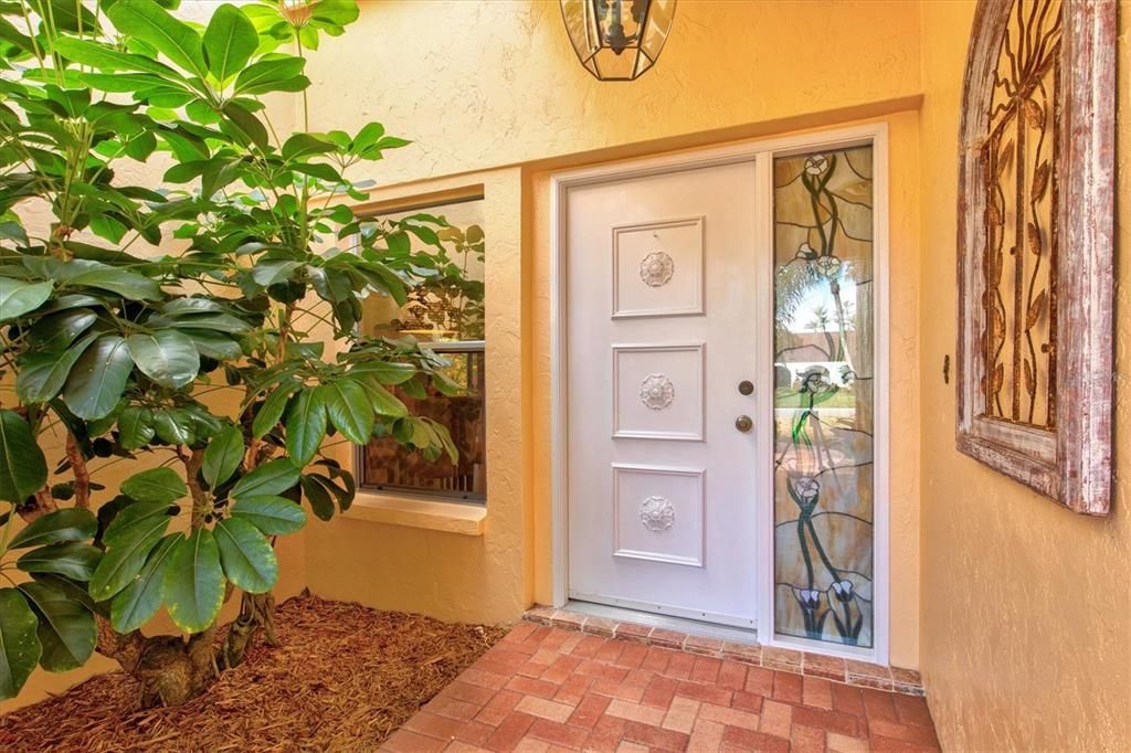 Recently Sold: $750,000 (3 beds, 2 baths, 1877 Square Feet)