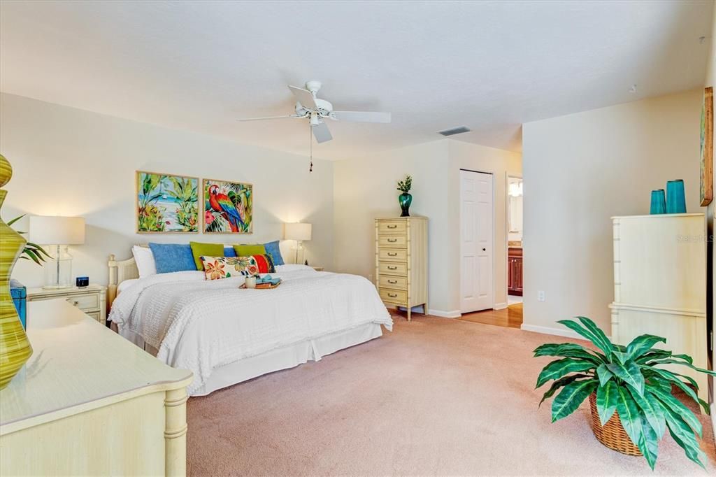 Recently Sold: $750,000 (3 beds, 2 baths, 1877 Square Feet)