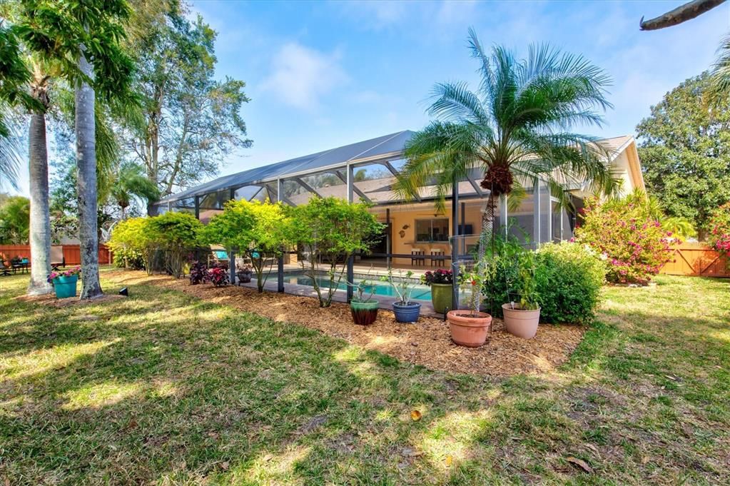 Recently Sold: $750,000 (3 beds, 2 baths, 1877 Square Feet)