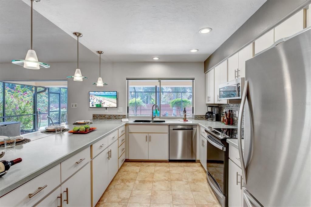 Recently Sold: $750,000 (3 beds, 2 baths, 1877 Square Feet)