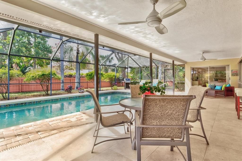 Recently Sold: $750,000 (3 beds, 2 baths, 1877 Square Feet)