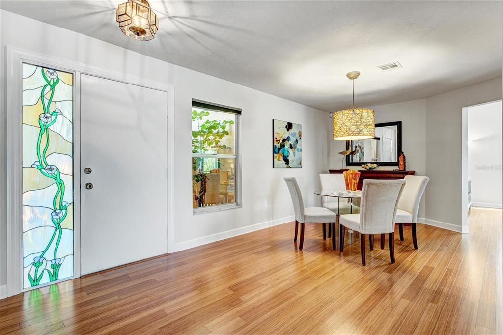 Recently Sold: $750,000 (3 beds, 2 baths, 1877 Square Feet)