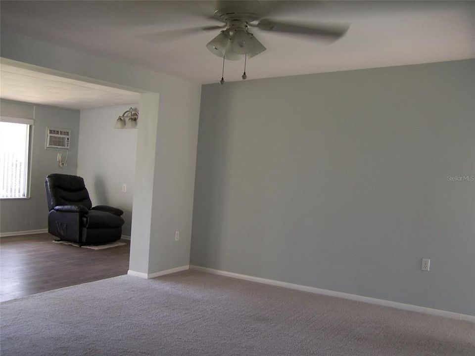 19FT  LIVING ROOM  OPEN TO FLORIDA ROOM