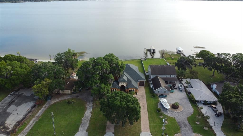 Florida Lakefront Living