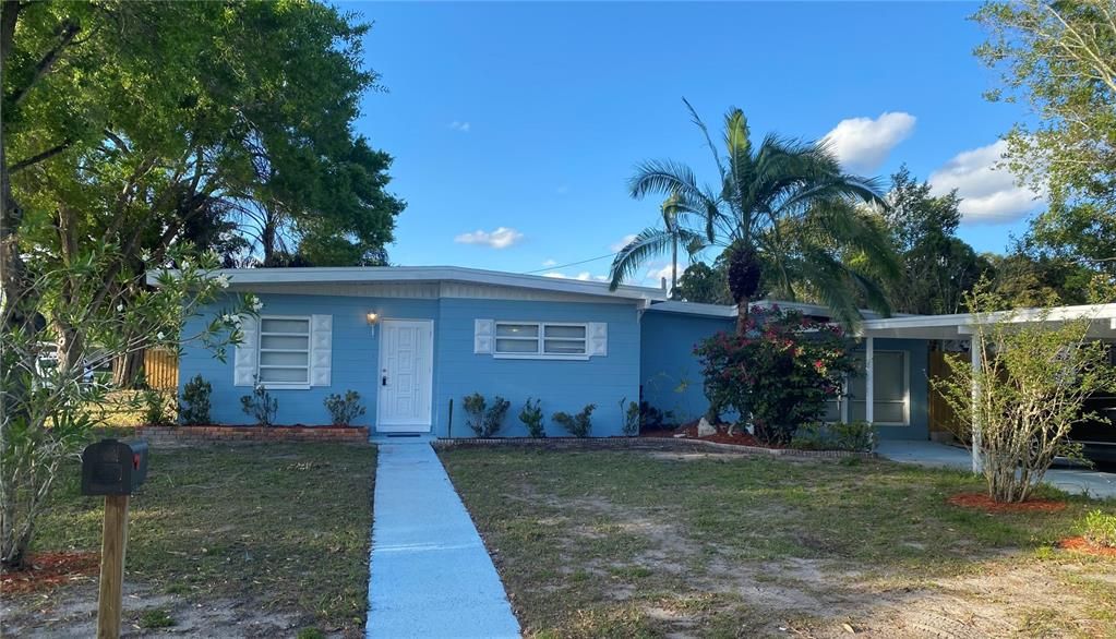 Vendido Recientemente: $390,000 (4 camas, 2 baños, 1581 Pies cuadrados)